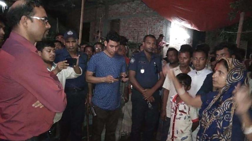 At least ten Awami League leaders and activists were injured in an attack 