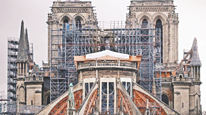Notre-Dame misses Xmas.jpg