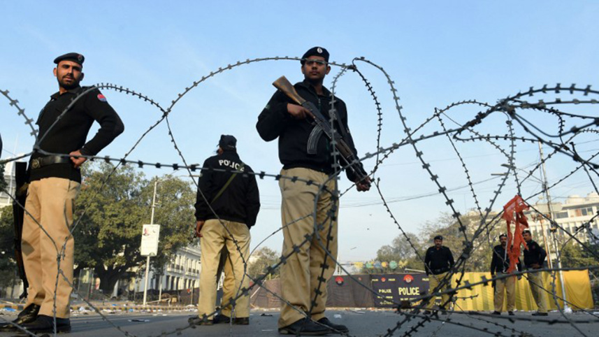 Pak-Police-web.jpg