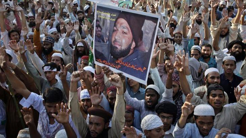 Some 300 supporters from various religious parties in Pakistan