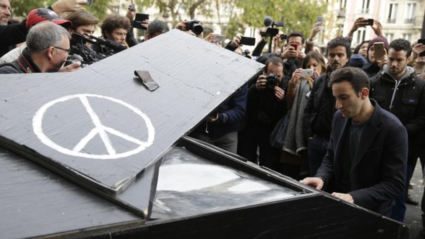 Paris-attacks-piano-afp-wb.jpg