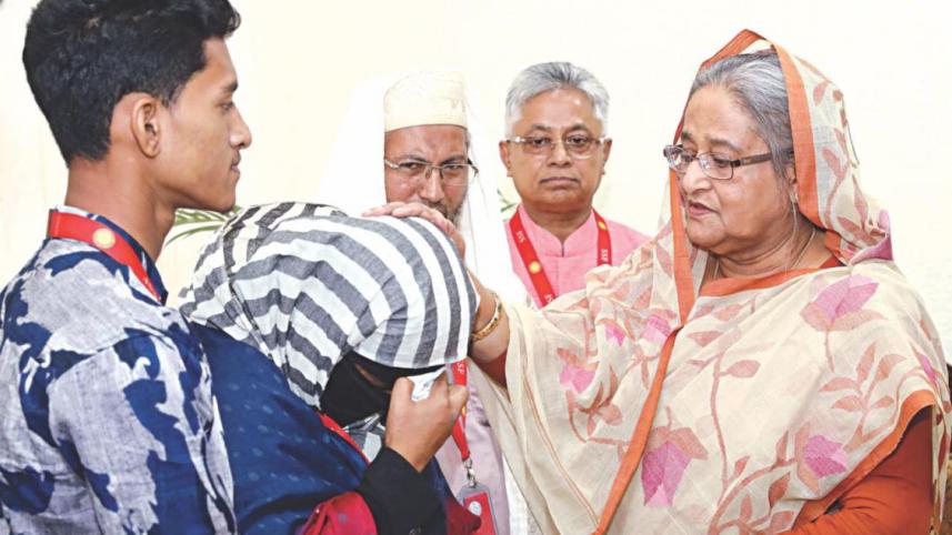 PM with Nusrats mother