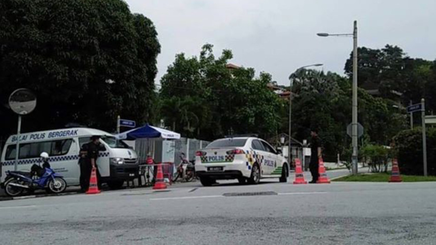 police cordon najib.jpg