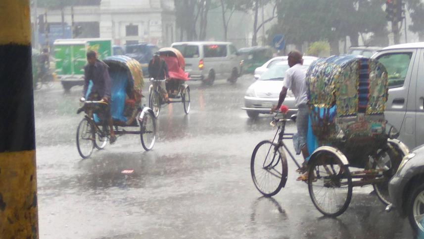 Rainfall sweeps Dhaka city