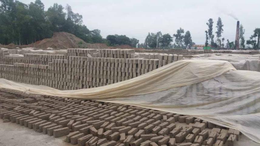 rain damages unbaked bricks.jpg