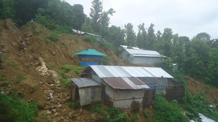 Risky living hillslopes 1.jpg