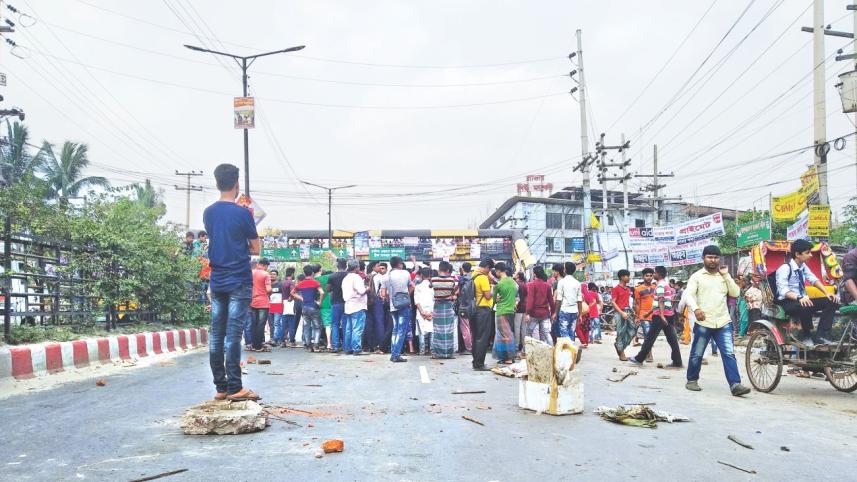 RMG workers demonstrate Savar.jpg