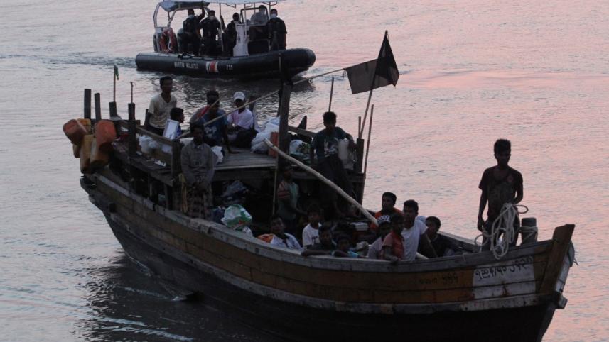 rohingya boat.jpg