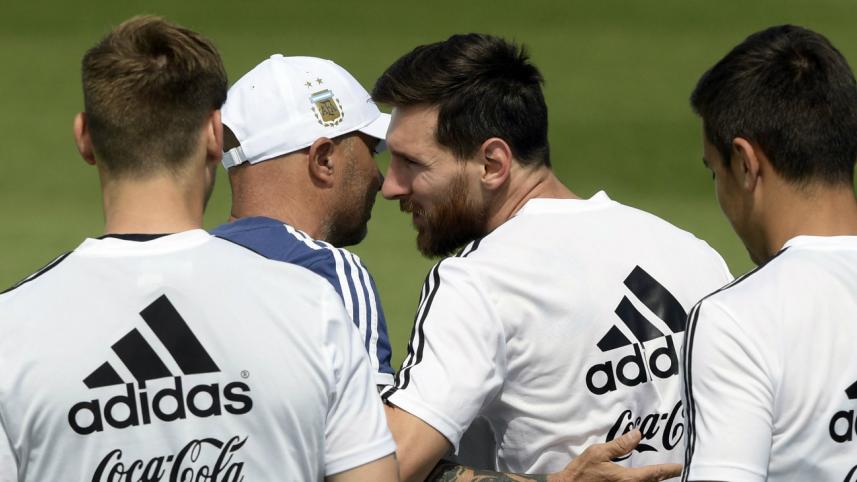 Sampaoli wishes Messi.jpg