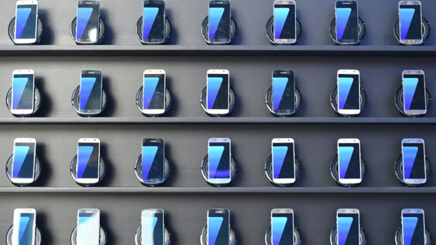 Samsung Electronics, Galaxy Note 7 smartphone, production suspended
