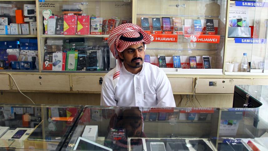 Saudi workers.jpg
