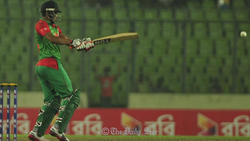 Shakib-plays-shot_NS.jpg