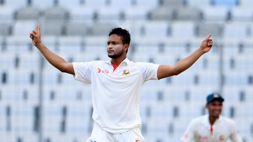 Shakib_celbrates_Aus wicket.jpg