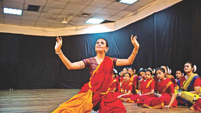 Shashwati Garai Ghosh mesmerises with Odissi