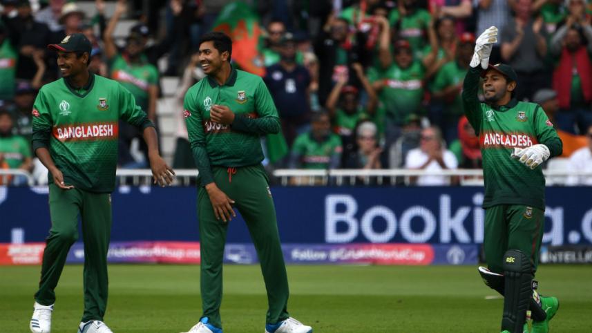 Soumya with teammates.jpg