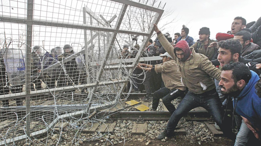 Stranded refugees.jpg