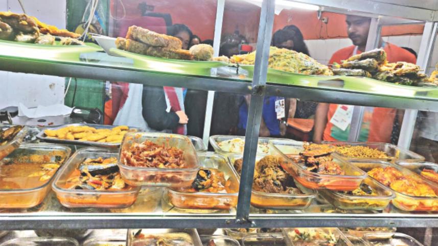 streetside restuarant.jpg