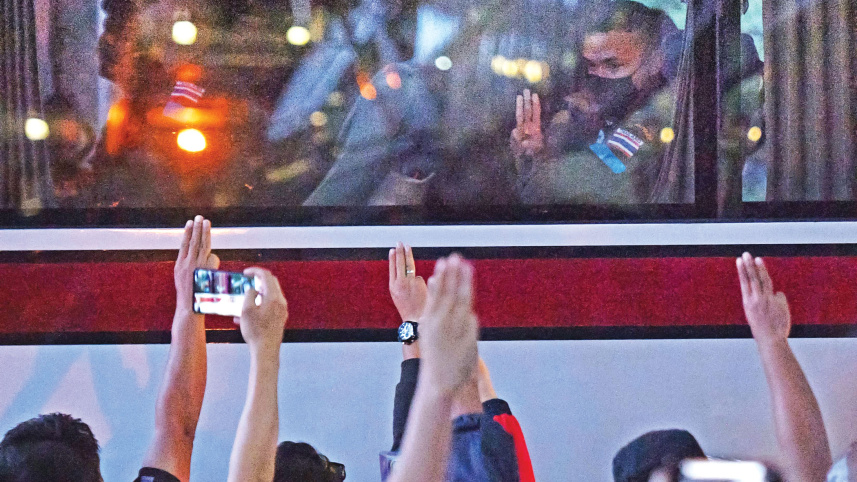 Thai-protesters-return-streets.jpg