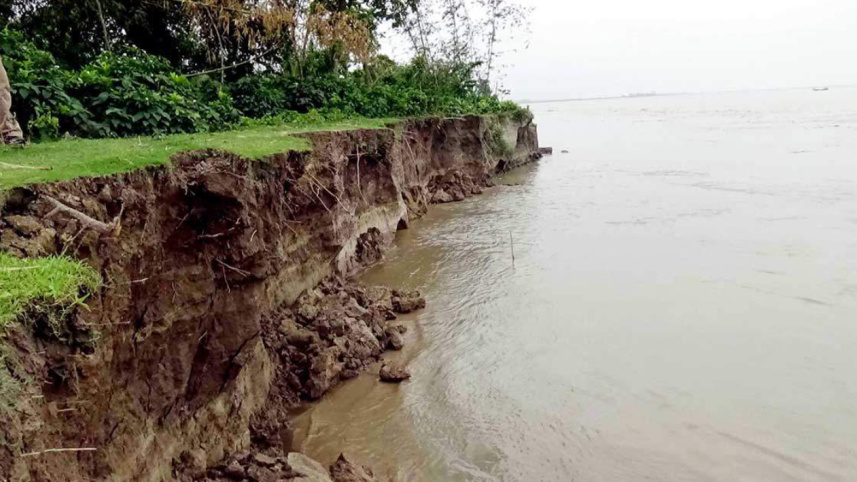The Jamuna devours areas.jpg