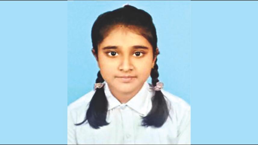 Tithi receives scholarship.jpg