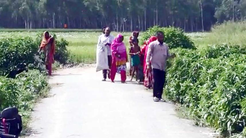 Unused roadside land Palashbari.jpg