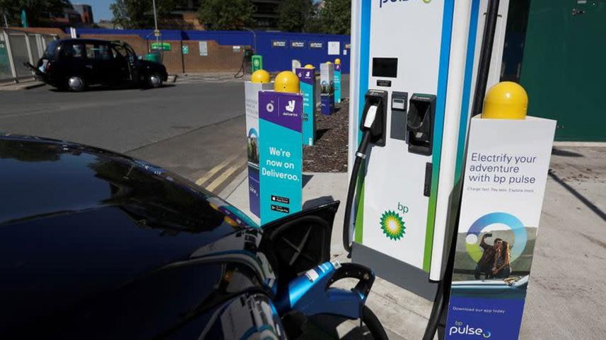bp-pulse-electric-vehicle-charging-point.jpg