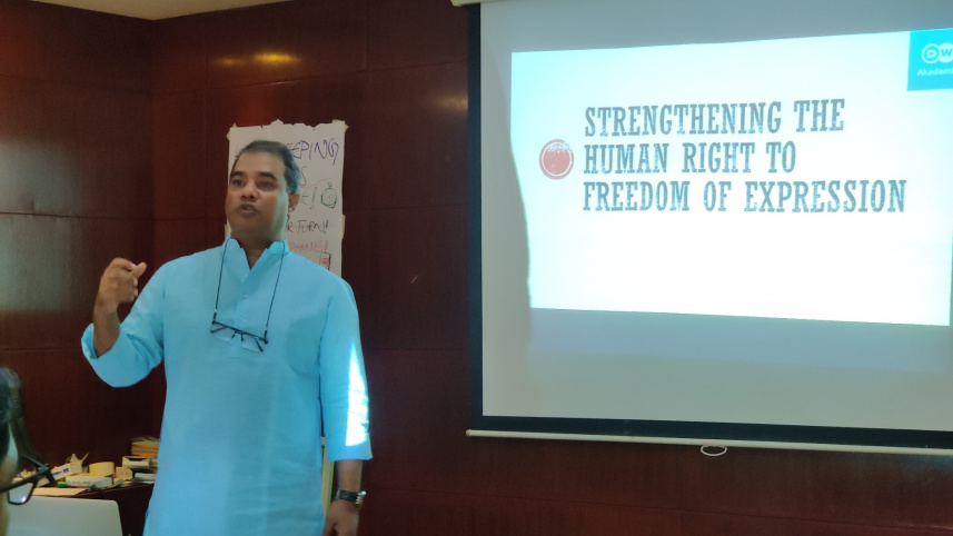 inner_3_facilitator_mahmood_menon_khan_conducts_a_session.jpg