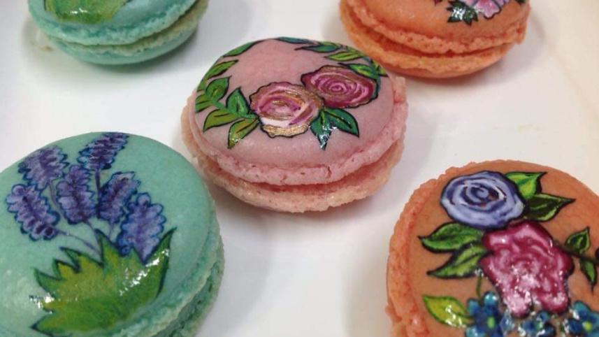 handpainted_honey_lemon_macaroons_1.jpg