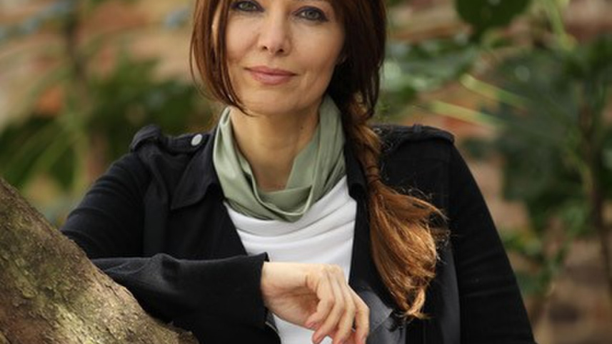 elif_shafak_photo.jpg
