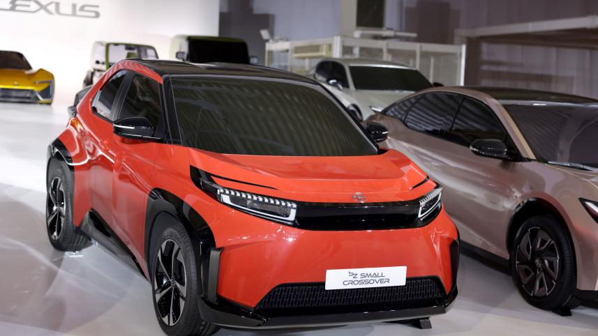 toyota-boosts-electric-vehicle.jpg