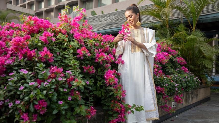 Be it ethnic wear or western summer dress, the fashion trend this season is dominated by the colour white.