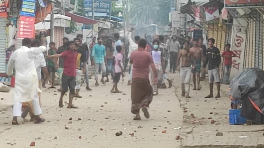 narayanganj_police_public_clash_photo_2.jpg