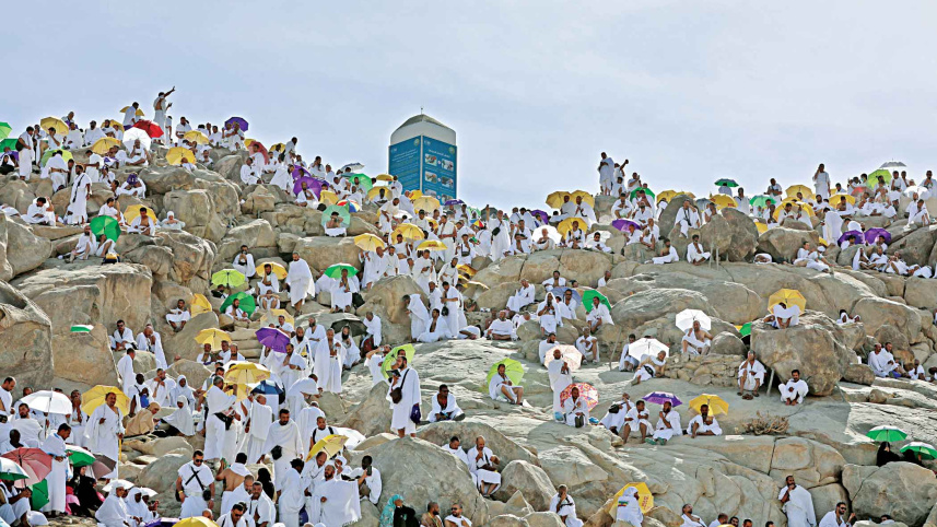 pilgrims-pack-mt-arafat-1.jpg