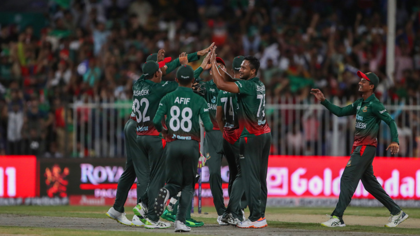 shakib_celebrates.jpg