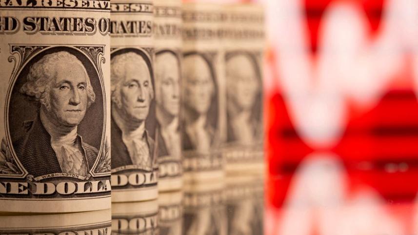 dollar lingers two-decade top