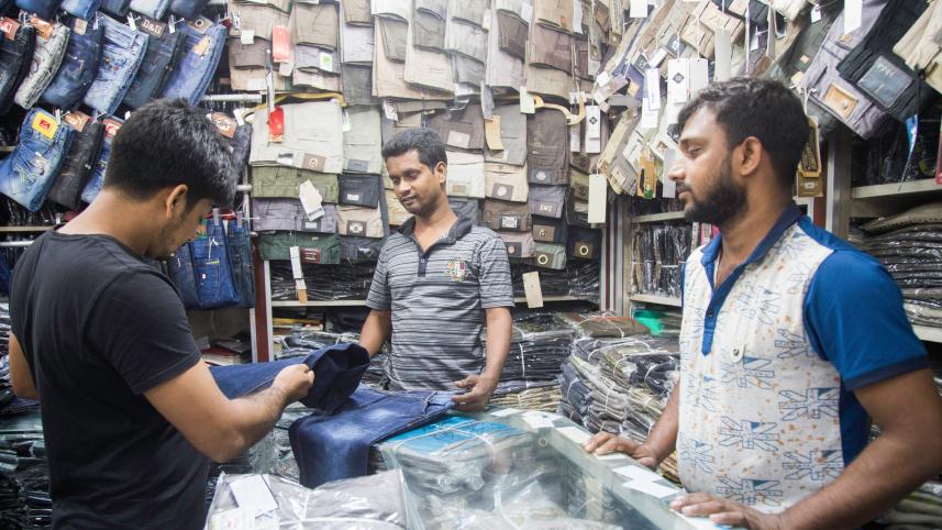 Guide to street shopping in Dhaka 1