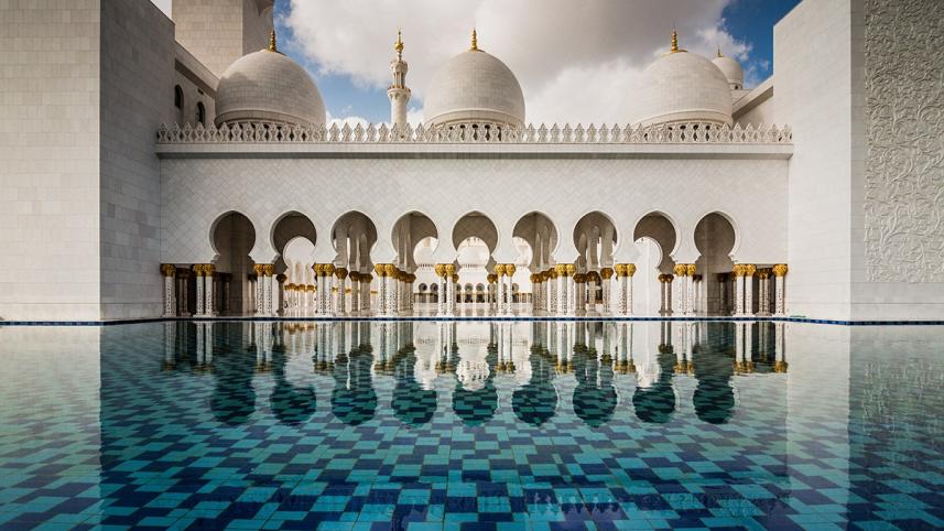 Sheikh Zayed Grand Mosque 6 most beautiful mosques 