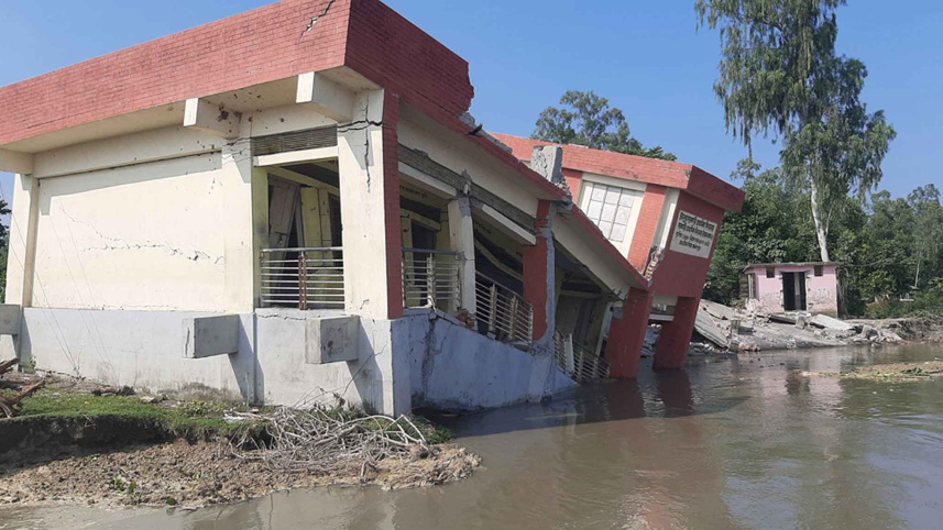 school-jamuna-erosion.jpg