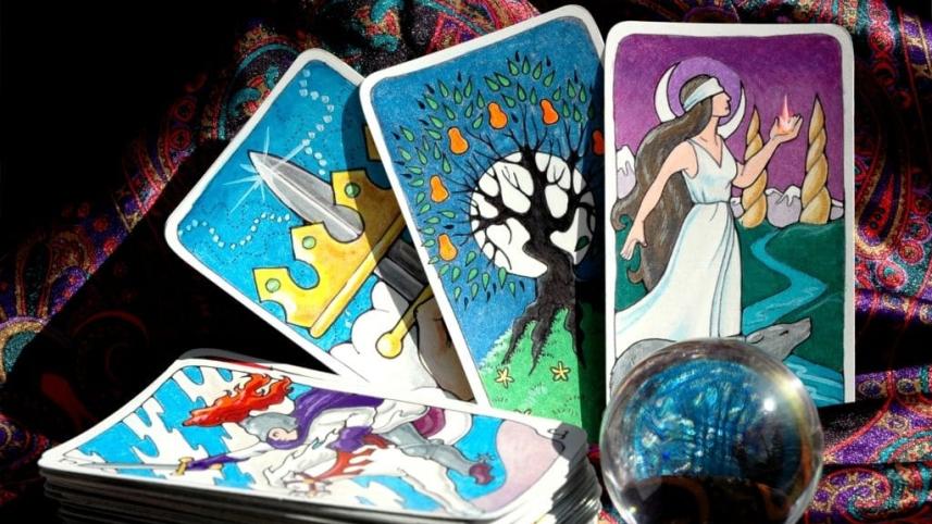 Tarot card reading