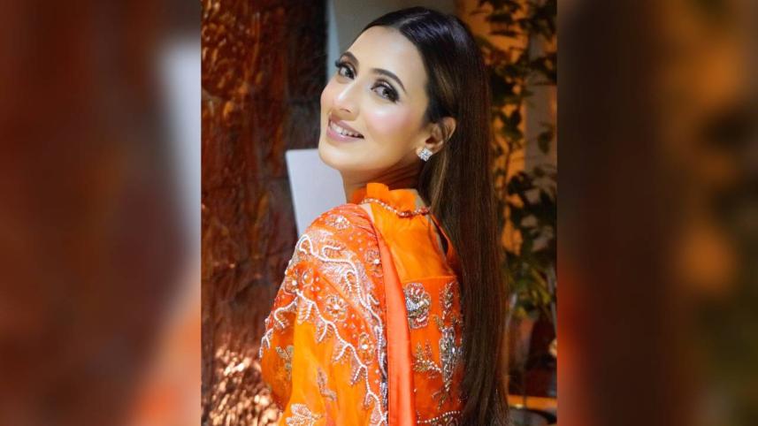 Mim comes to Facebook Live on Christmas