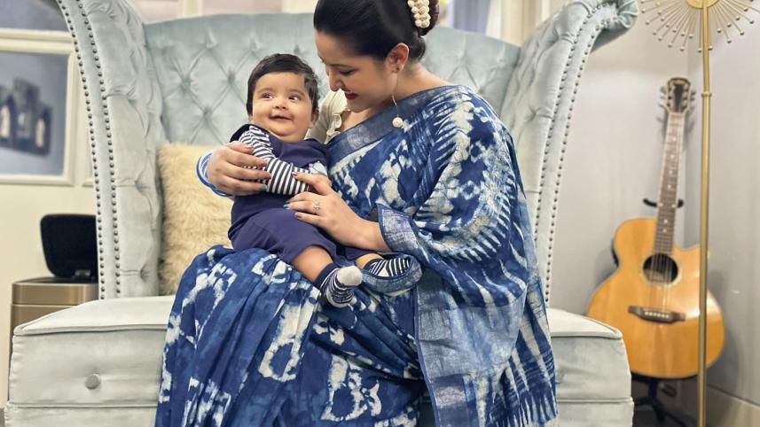 pori moni with her son