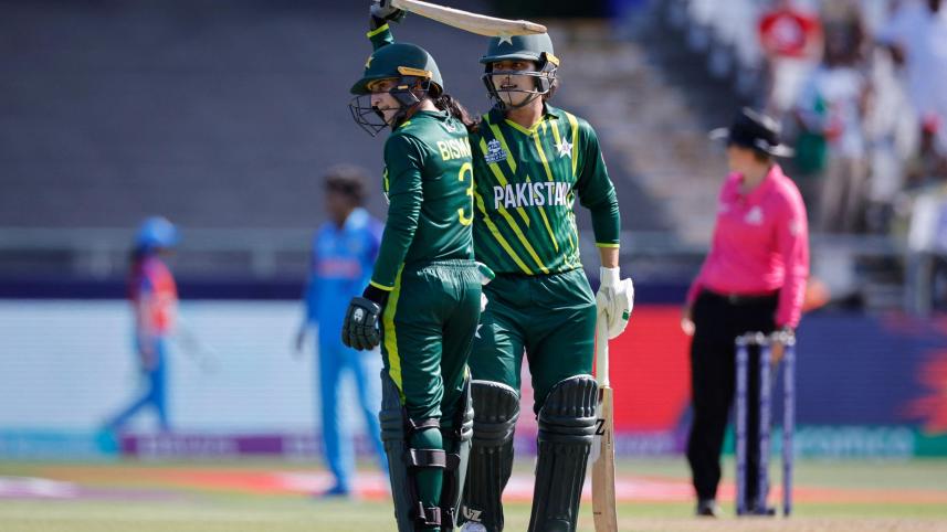 bismah_and_ayesha.jpg