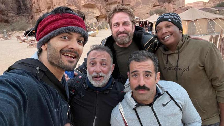 ali-fazal-shares-unseen-image-with-co-star-gerard-butler-from-kandahar-set-001.jpg