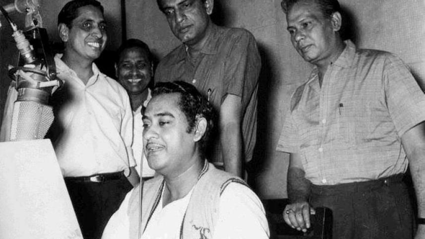 ray_and_kishore_kumar_at_a_recording_for_charulata.jpg