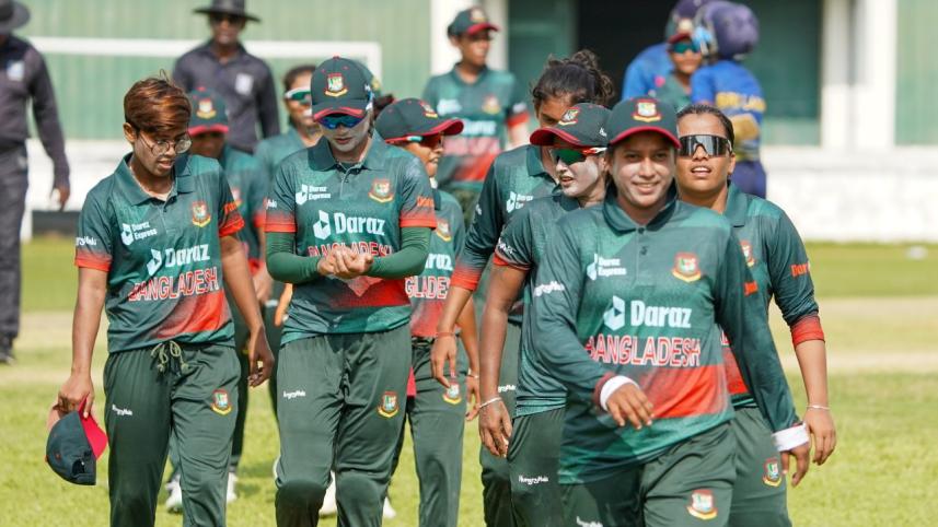 bangladesh_womens_team_in_sri_lanka.jpg