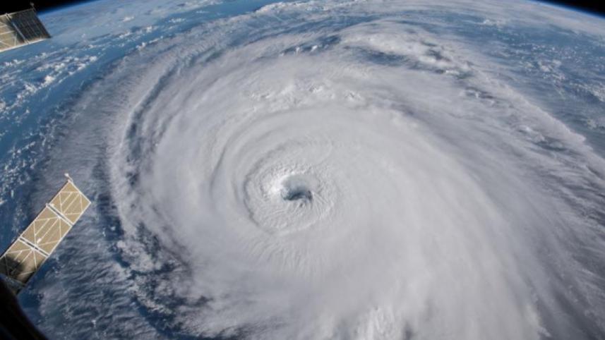 sea ports asked to hoist signal one