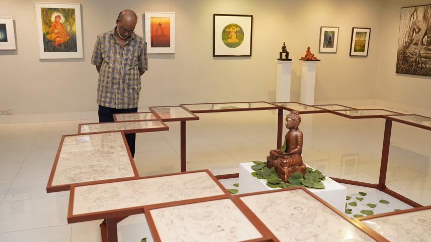 amit_nandis_centre_piece_on_display_at_the_exhibition.jpg