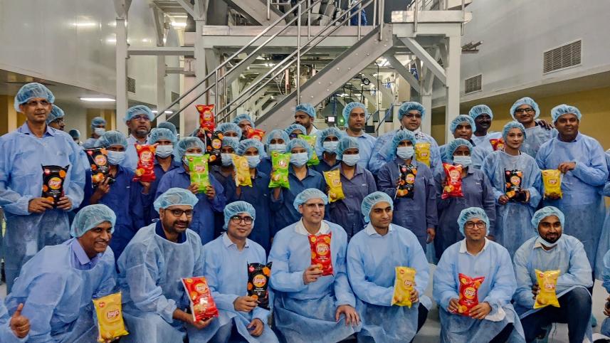 lays_team_at_the_bogura_manufacturing_plant.jpg