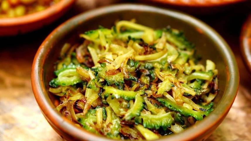 fried bitter gourd with potatoes Vegan recipes you can try