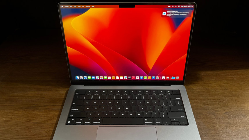 MacBook Pro M2 14-inch top